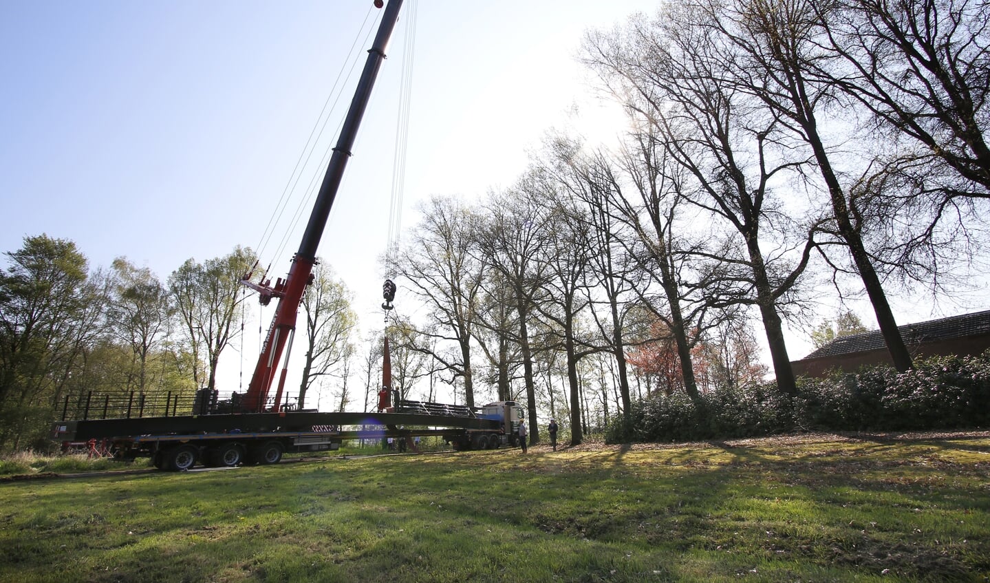 Donderdag 18 april is Breda een brug rijker/ Bij de Klokkenberg verbindt een fietsbrug het landgoed met Ulvenhout.