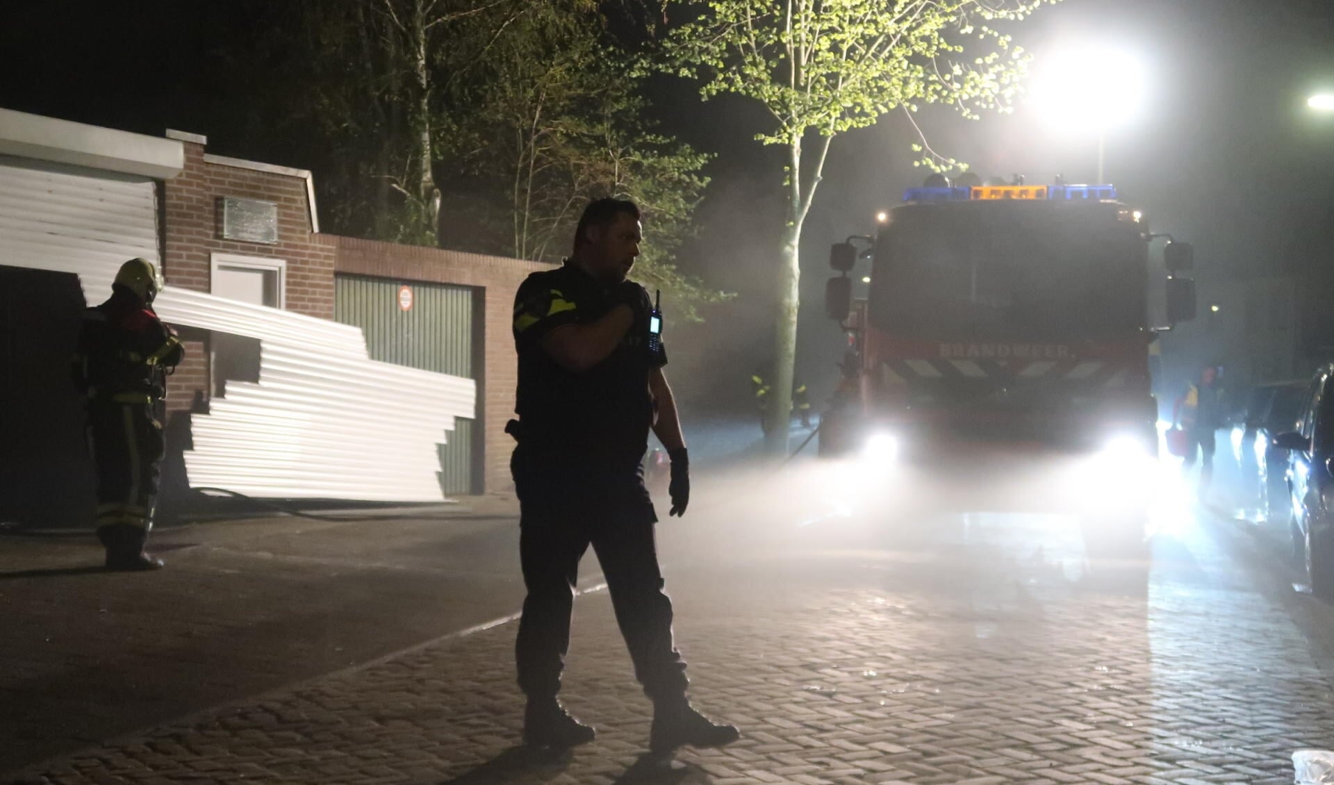 Brandweer en politie in actie bij de Sparrenweg.