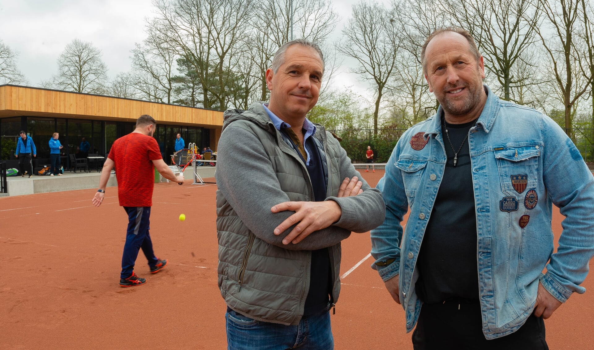 Oud-voorzitter Corné Arnouts (links) en de huidige voorzitter van TV RICO, Cor Leijs (rechts): 'Alle puzzelstukjes vielen in elkaar' 