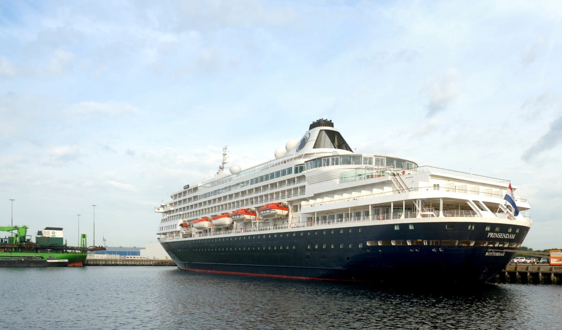 cruiseschip-prinsendam-vlissingen-large