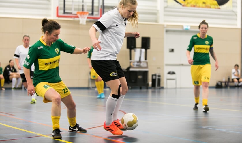 Corina Luijks heeft dankzij zaalvoetbal contract in Italië afgedwongen.