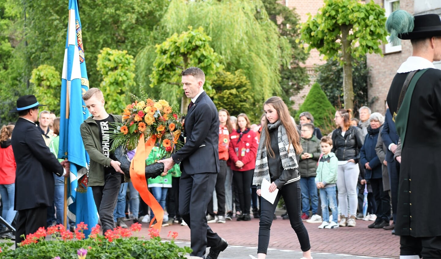 Na de lezingen liepen de aanwezigen een stille tocht. 