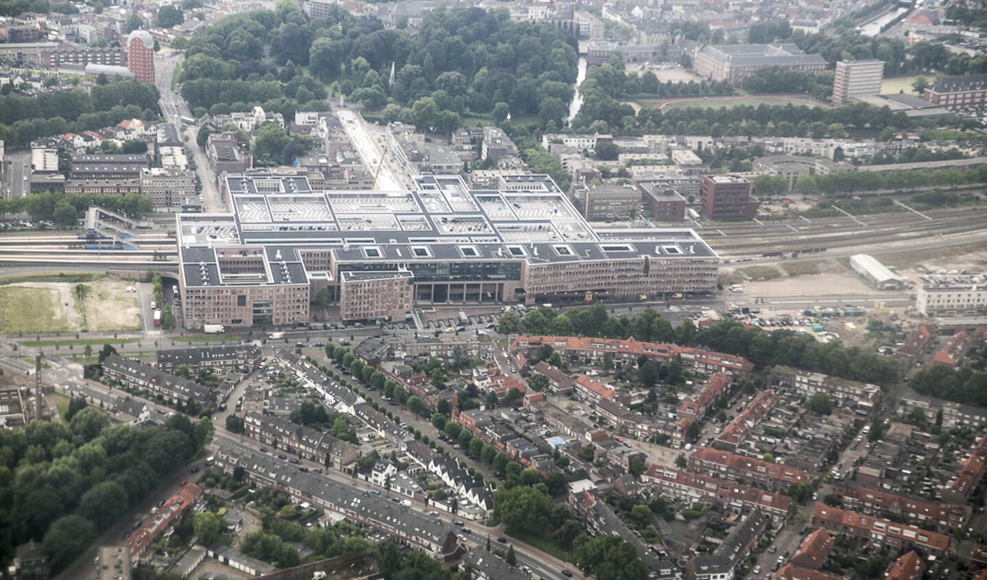 Belcrum, station Breda en park Valkenberg van boven