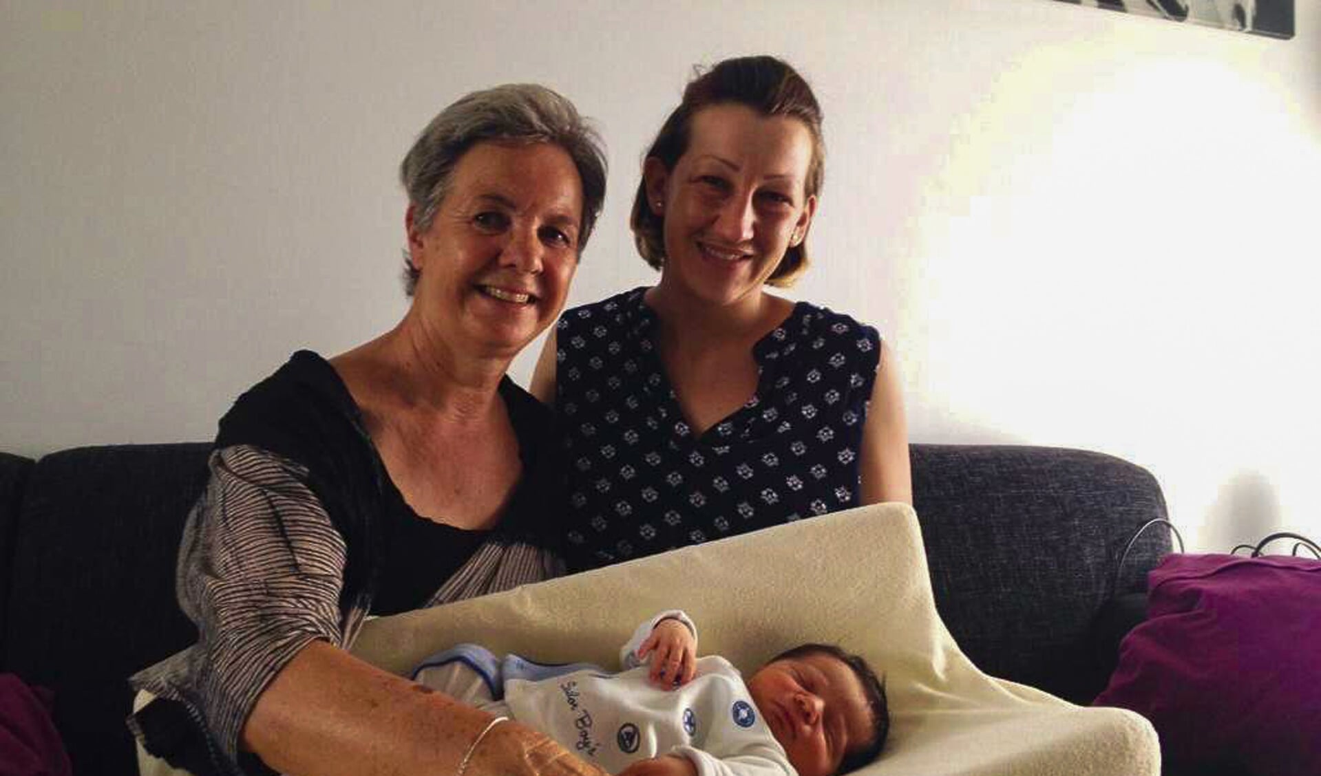 Petry met kersverse moeder Anett en zoon Dylan. Hij weegt 3550 gram is afgelopen zondag 23-6-19 thuis geboren