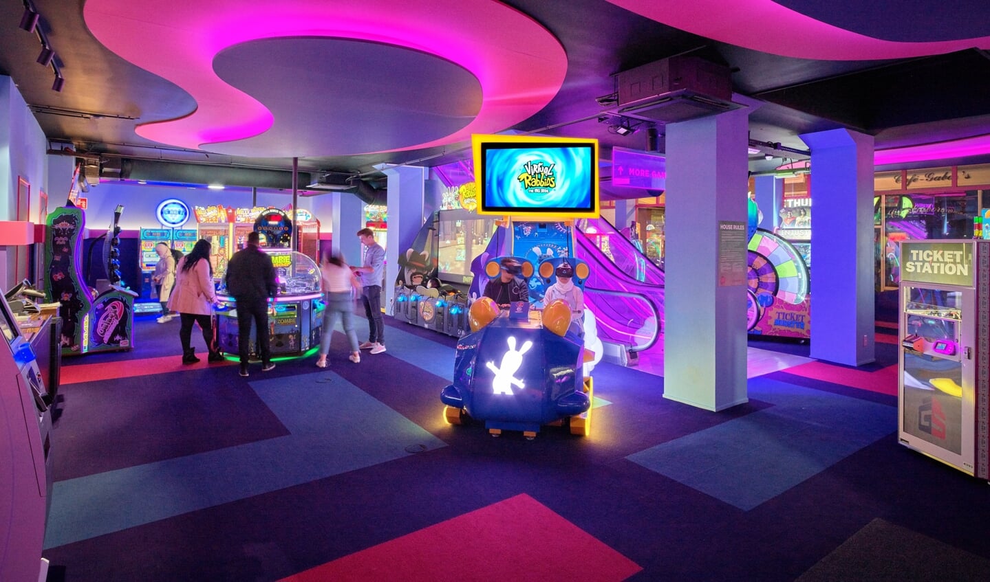 De gloednieuwe arcadehal van Gamestate Foto: Gamestate