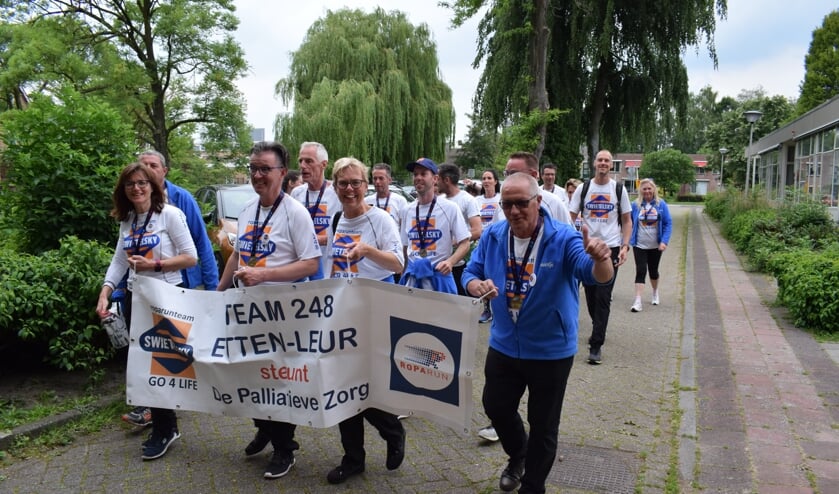 Team 248 Go4Life over de Leurse eindstreep. FOTO STELLA MARIJNISSEN