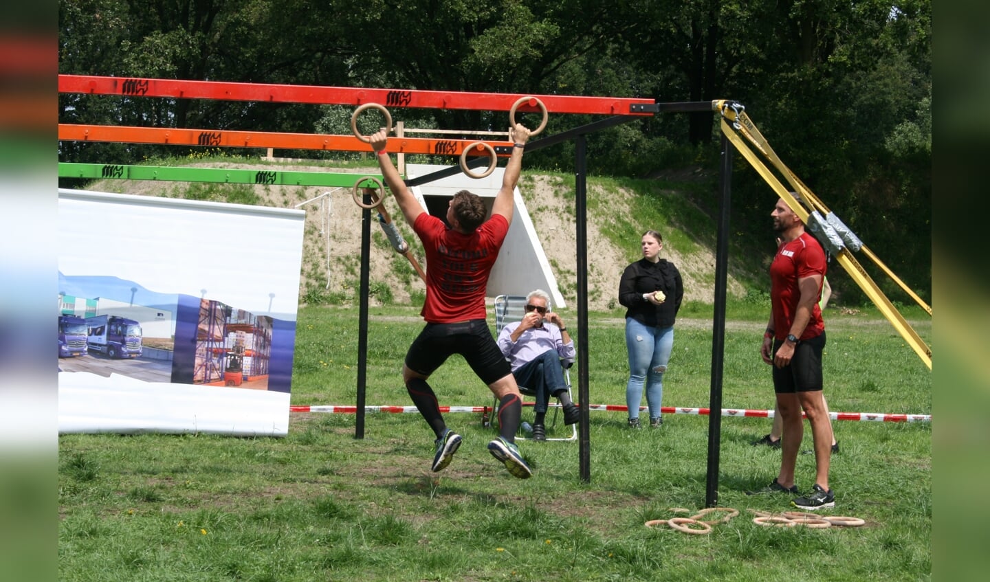Deelnemers moesten diverse obstacles overwinnen. 