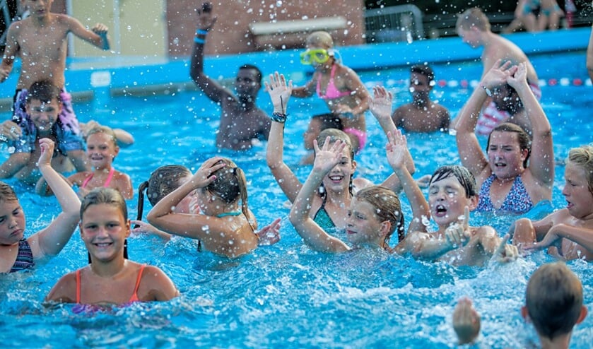 Zwemmen in een buitenbad zit er ook in de toekomst niet in. ARCHIEFFOTO