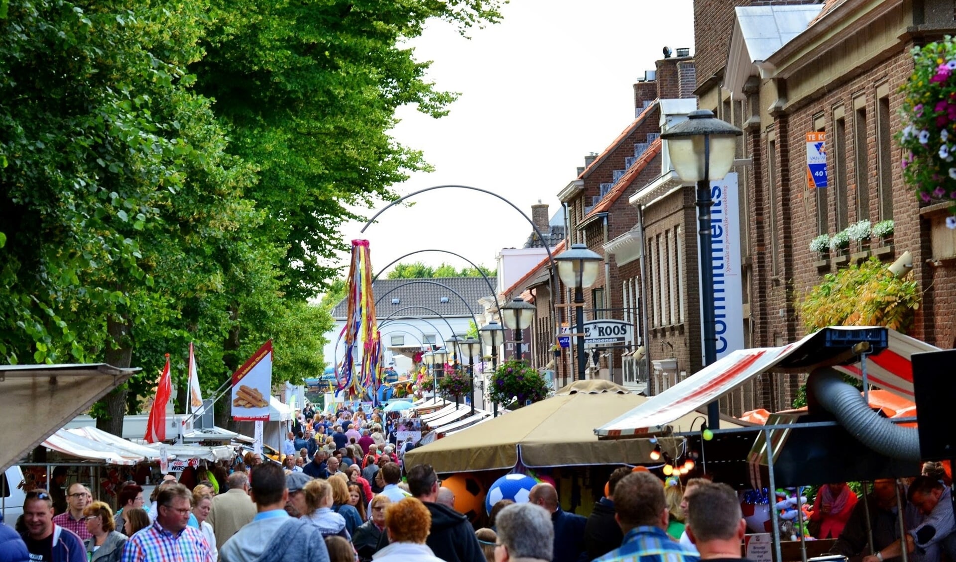 De braderie wordt altijd goed bezocht in Klundert.