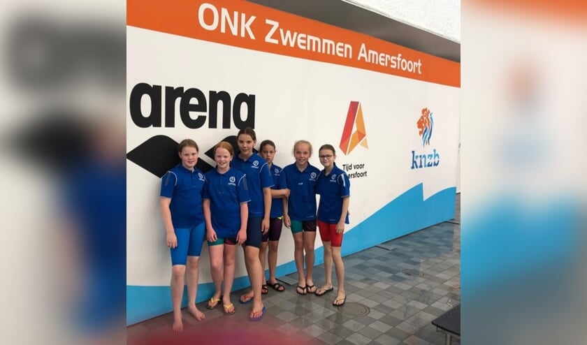 vlnr Rona Goverde, Irene Goorhuis, Vera Bastiaensen, Pien Koop, Karlijn vd Schrier, Jessy v Vlimmeren. FOTO CAMILLE DE CEUSTER