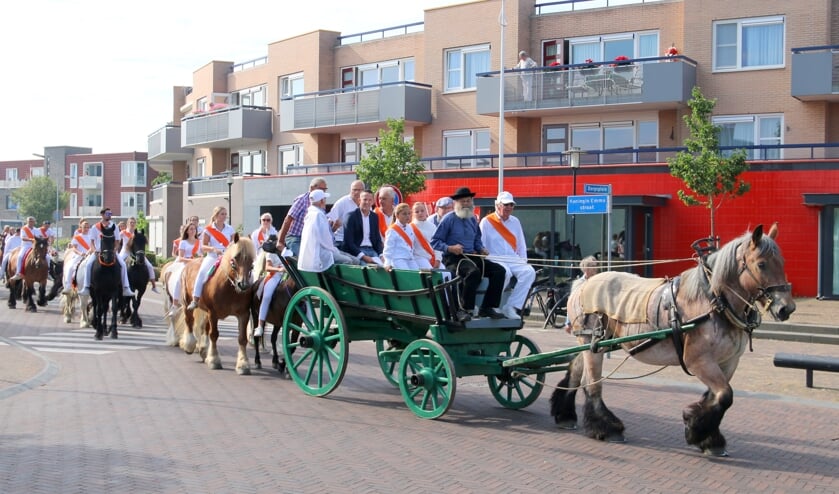 100-jarig Ons Genoegen viert feest 