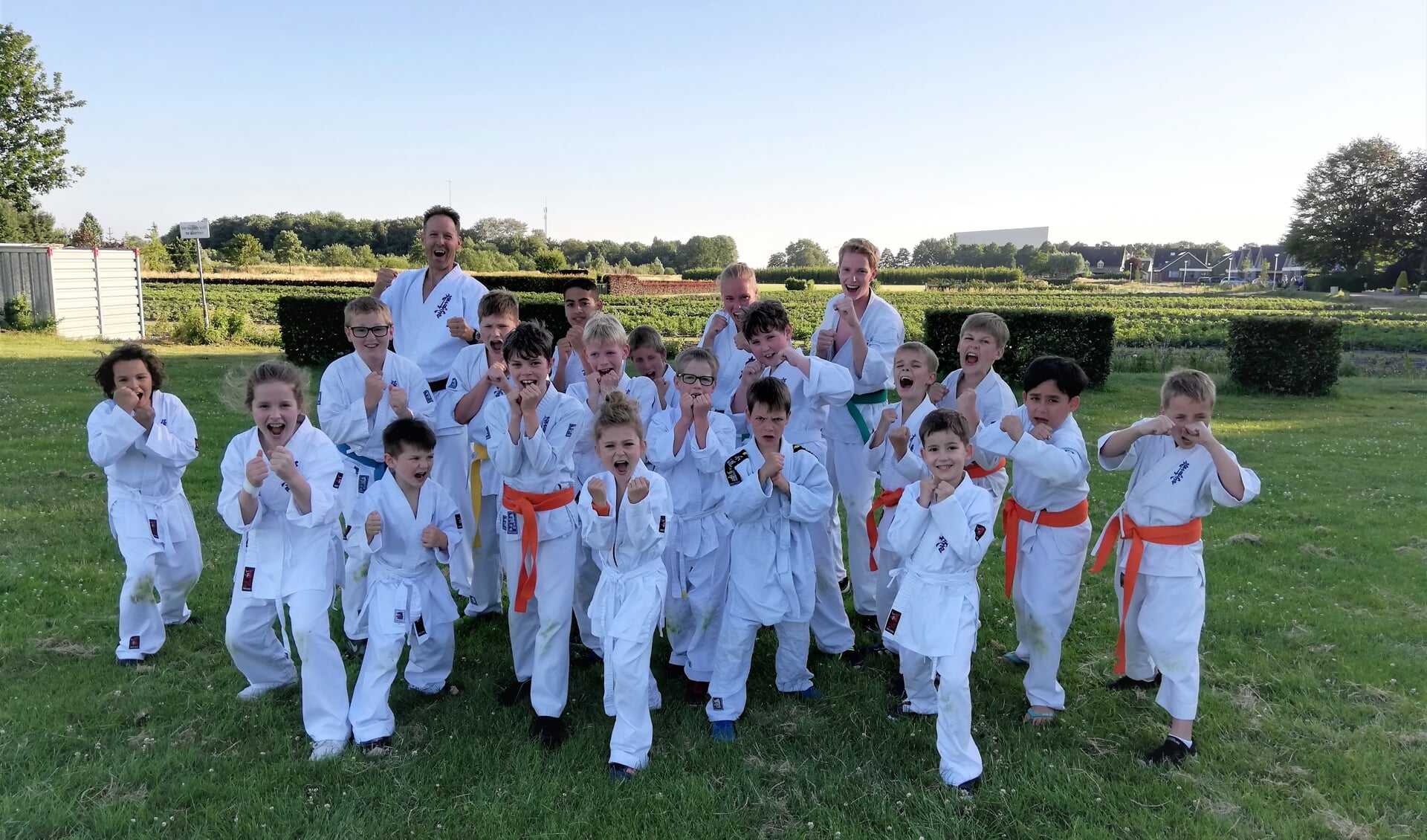 Afsluitende buiten training seizoen 2019 Okinawa Karate.