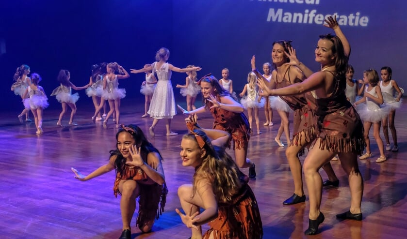Een spectaculair dansoptreden bij KAM Breda 2018. (FOTO FRANK VAN DER TEEMS)