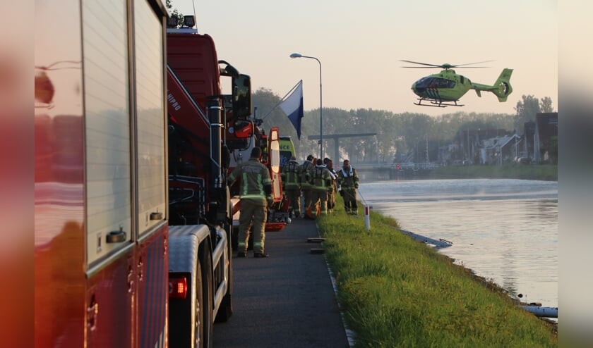 Auto te water in Wilhelminadorp, inzittende naar ziekenhuis 