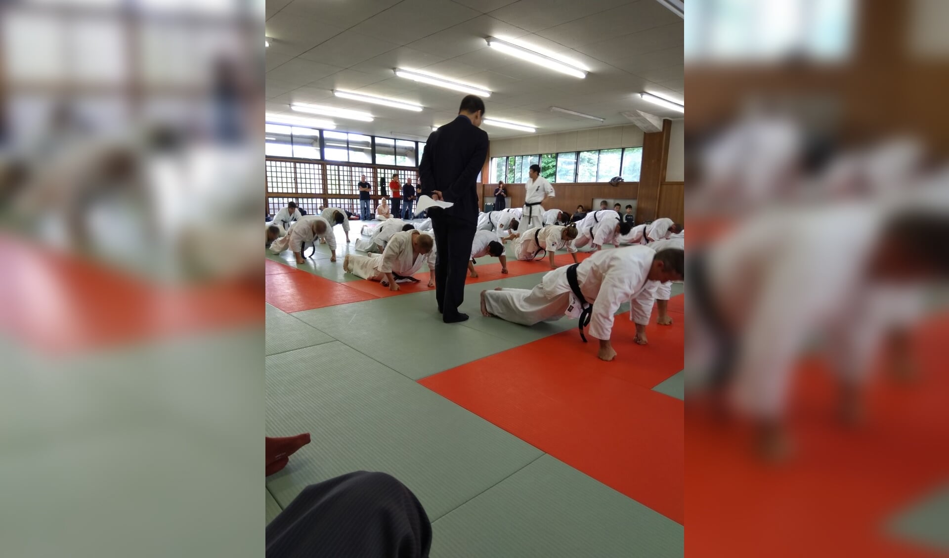 250 push ups Examen Japan.