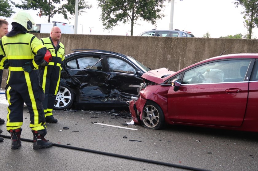 Alle drie de auto's waren total loss na het ongeval.