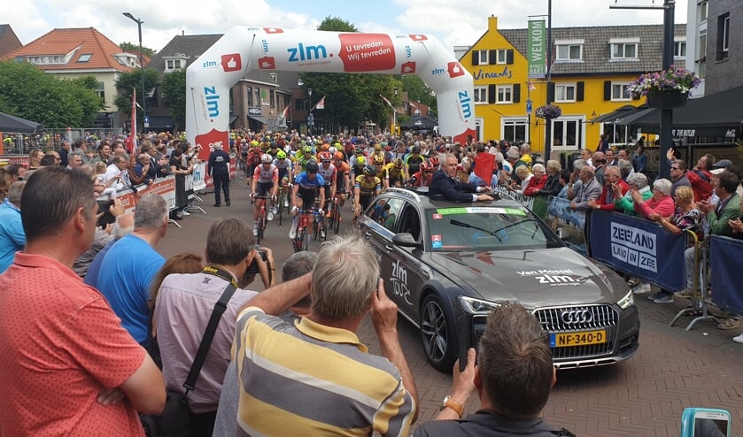 Jean-Paul van Poppel was in juni ook al in Etten-Leur als koersdirecteur van de ZLM Tour.