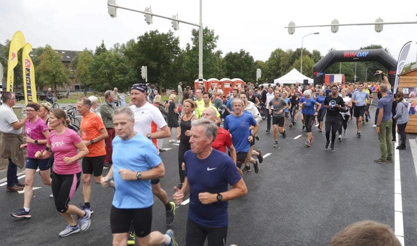 Fotoalbum Honderden Hardlopers Rennen Over Vernieuwde Zuidelijke