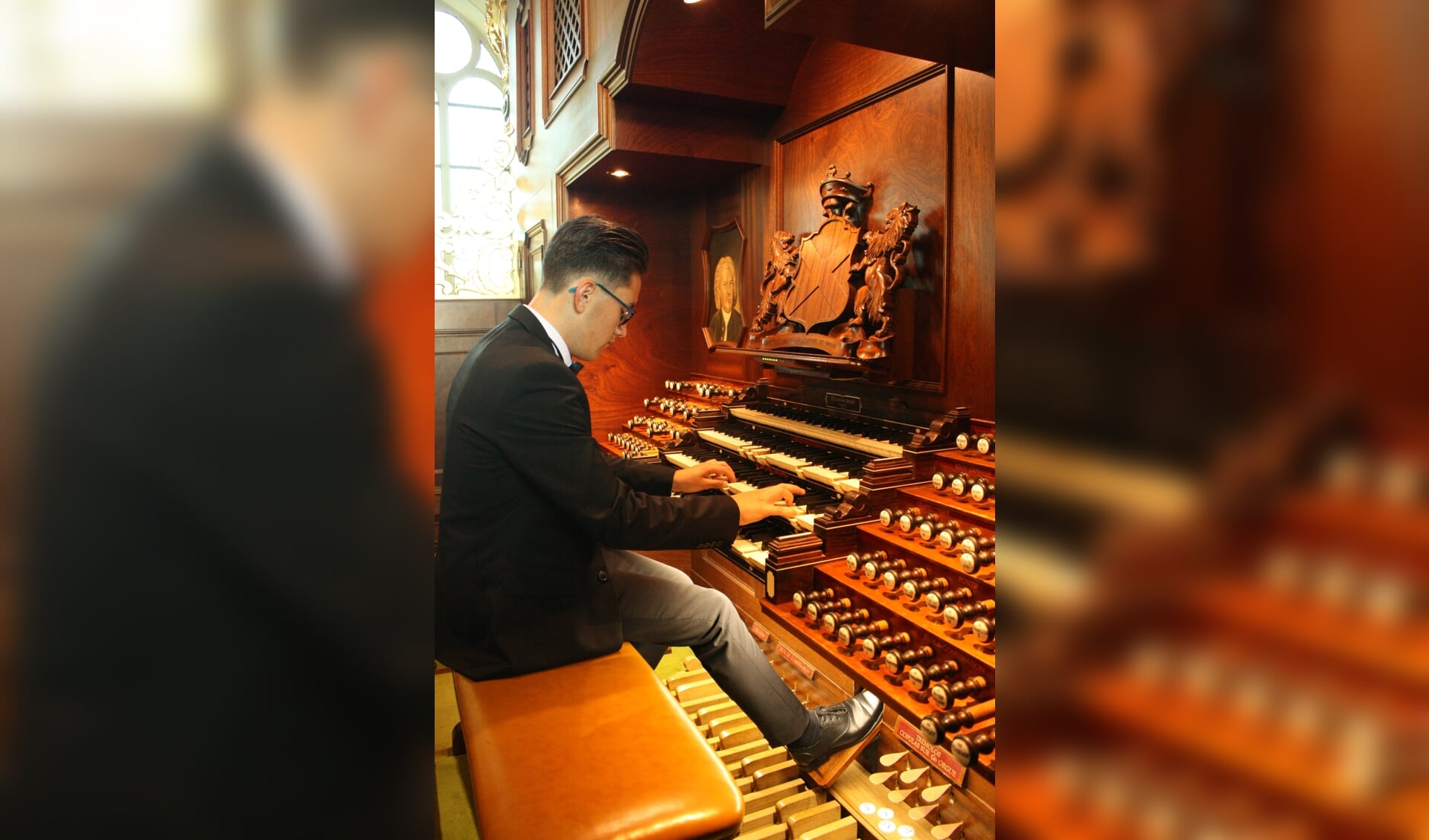 Organist Steven Knieriem.