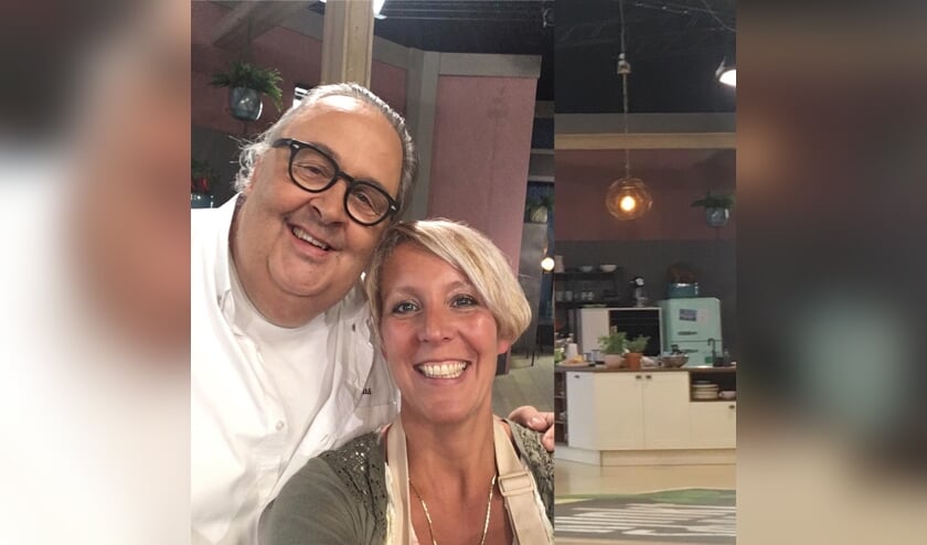 Ingrid de Smid met Julius Jaspers tijdens de opnamen van het programma.