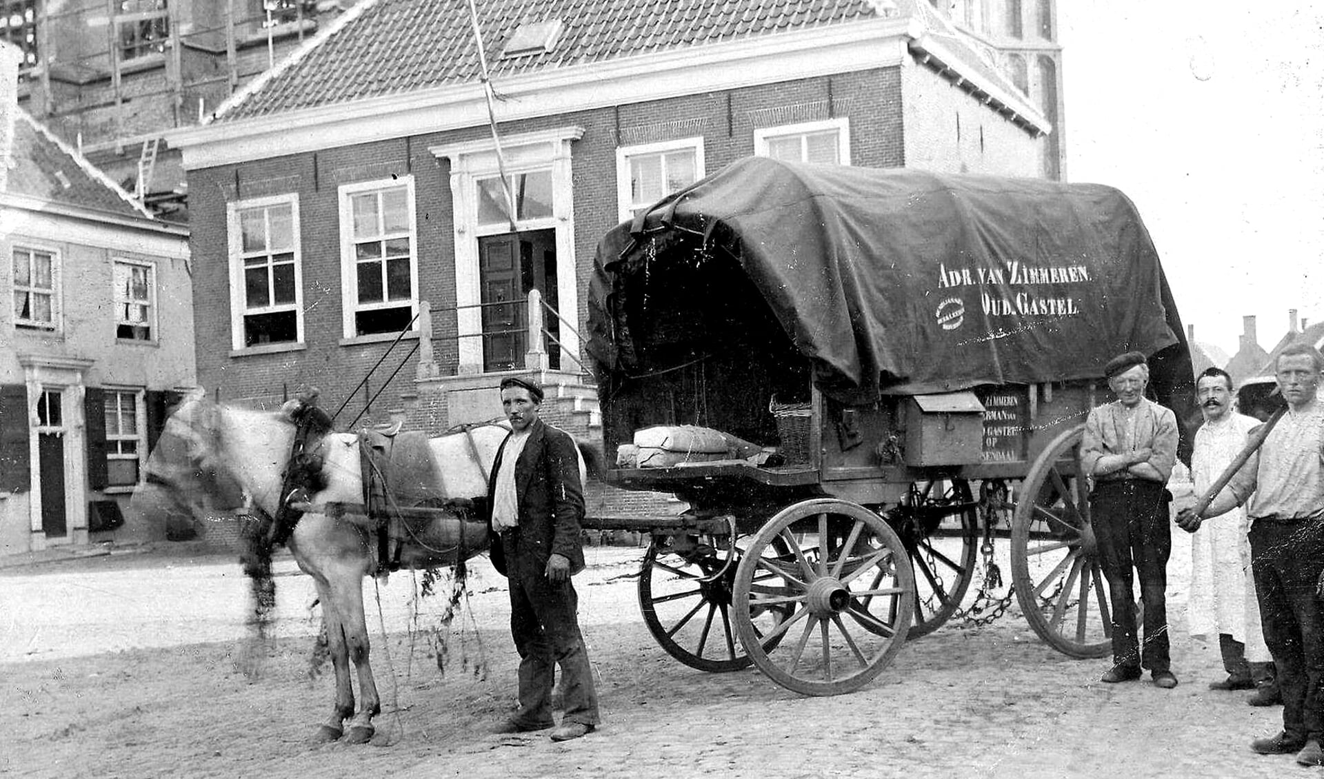 Voerman Janus van Zimmeren omstreeks 1906 op de Gastelse Markt (Archief ‘Gastels Trots’).