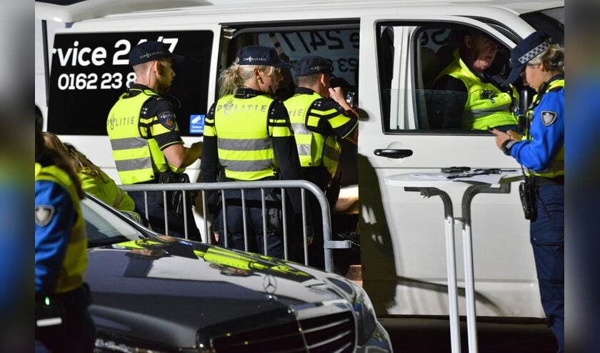 De taxi's werden door de politie op diverse dingen gecontroleerd.