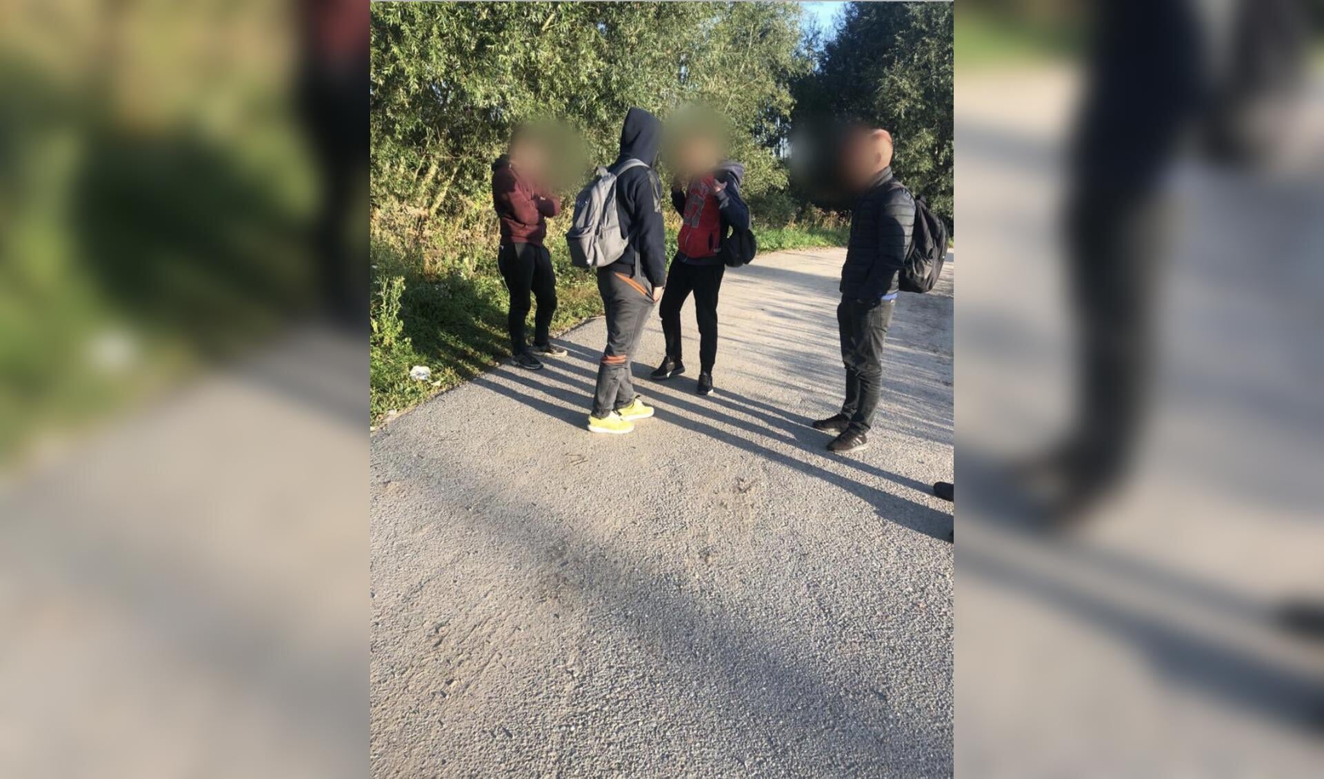 De vier Albanezen zijn overgedragen aan de vreemdelingenpolitie. 