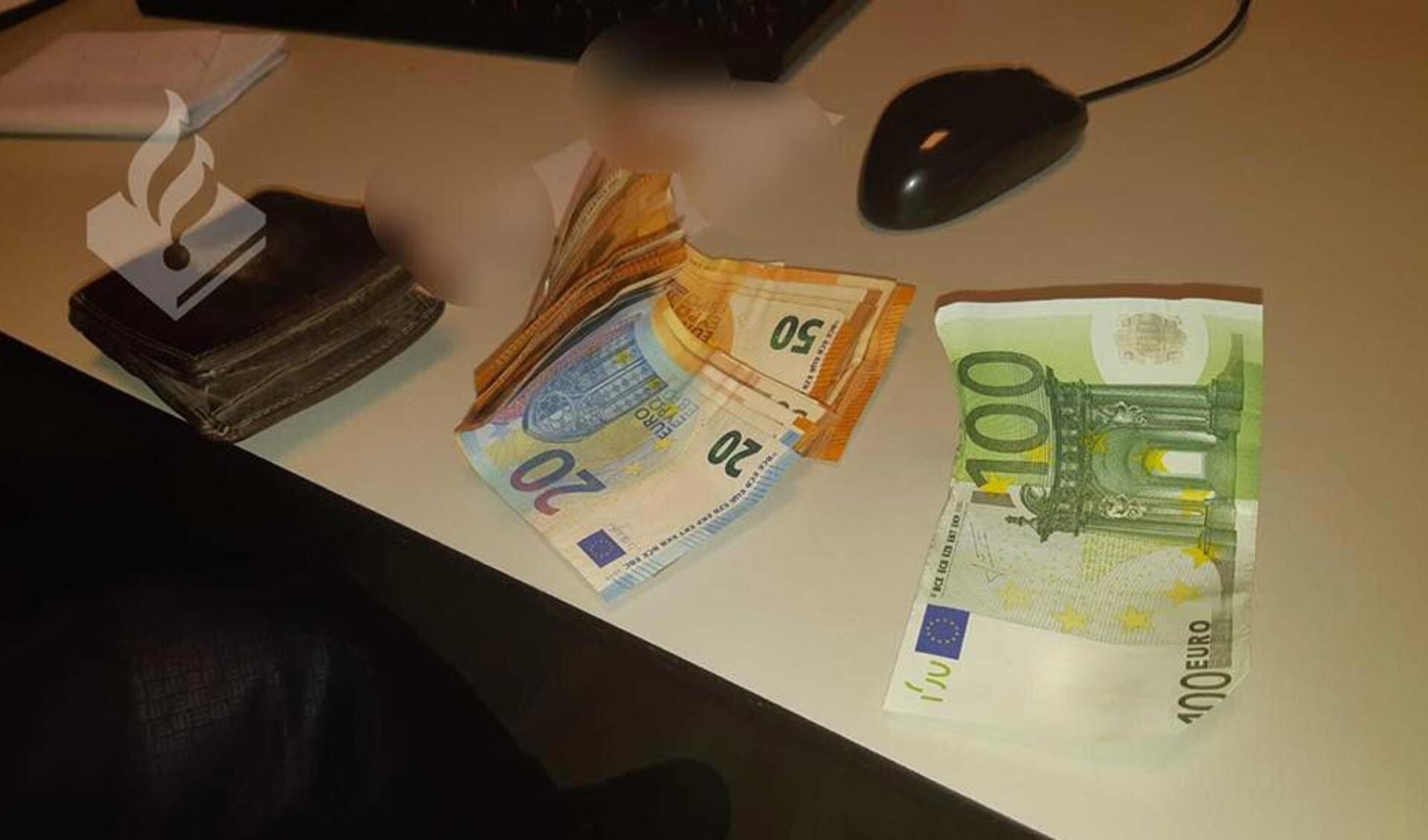In de politie zat 1045 euro aan briefgeld. 