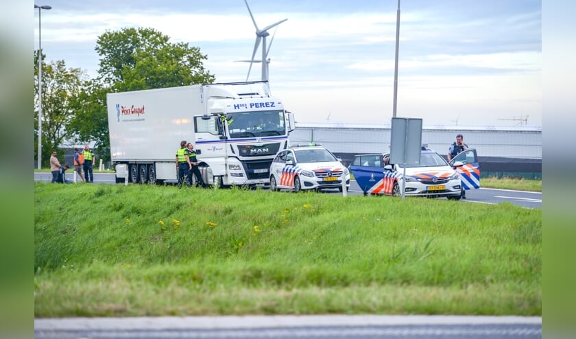 De verstekelingen zijn overgedragen aan de vreemdelingenpolitie.
