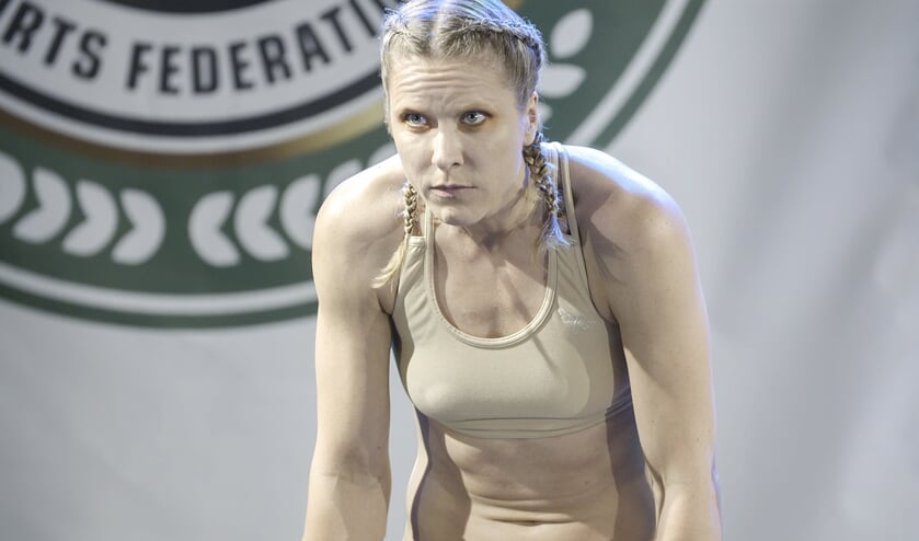 Marieke de Bra tijdens het NK Paaldansen