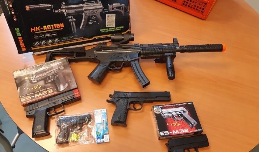 Verboden speelgoedwapens op braderie in Kruiningen 