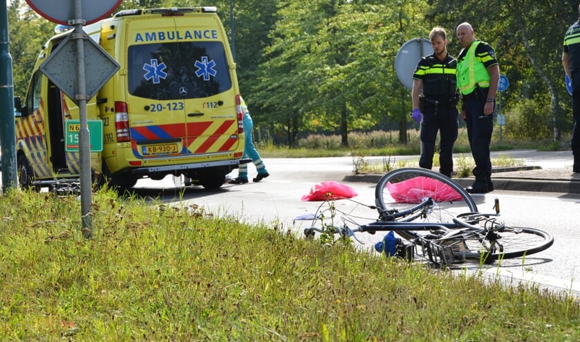 De fiets eindigde zo'n tien meter verderop.