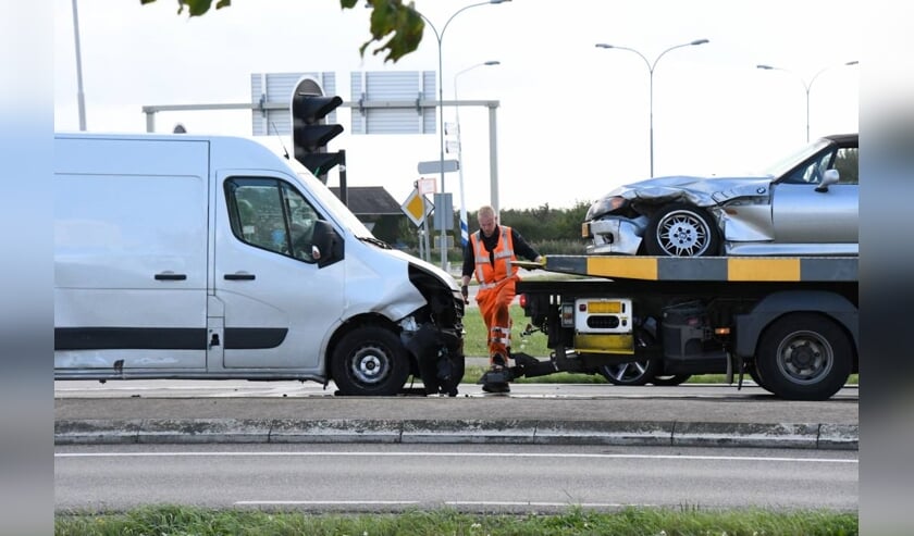 Een berger heeft beide auto's weggetakeld.