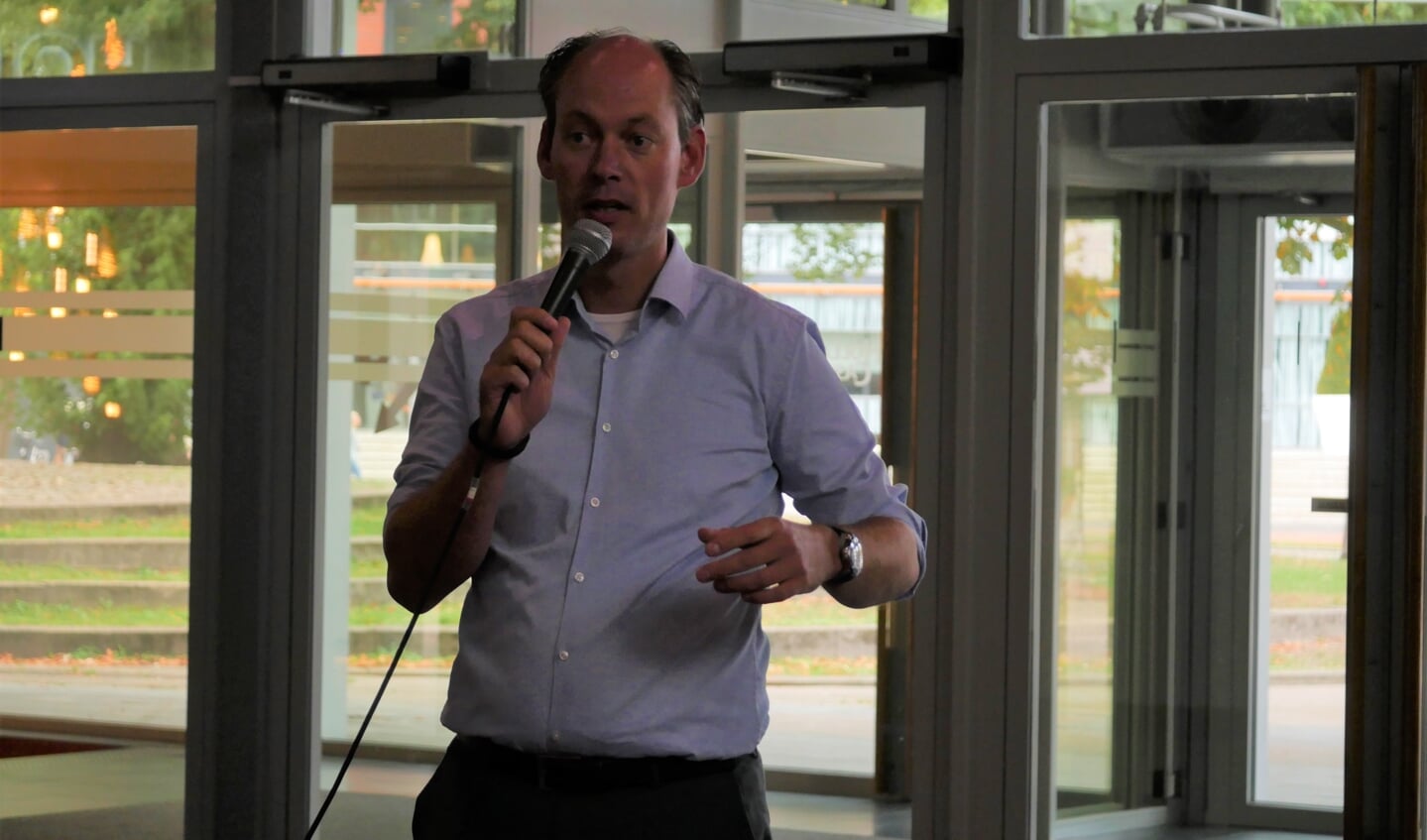 Wethouder Daan Quaars opende de ideeënbox in het Chassé Theater. 