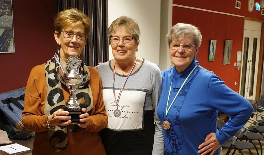 1e prijs Mevr. Nel v. Dorst, 2e prijs Mevr. Lenie Verbruggen, 3e prijs Mevr. Corrie Maas.