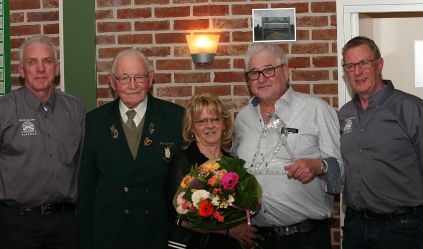 Koning Marcel de Krom, Jef van Aert, Jacqueline Elst, oud-voorzitter en erelid Ludo Elst, Keizer en voorzitter Jack van Bekhoven.