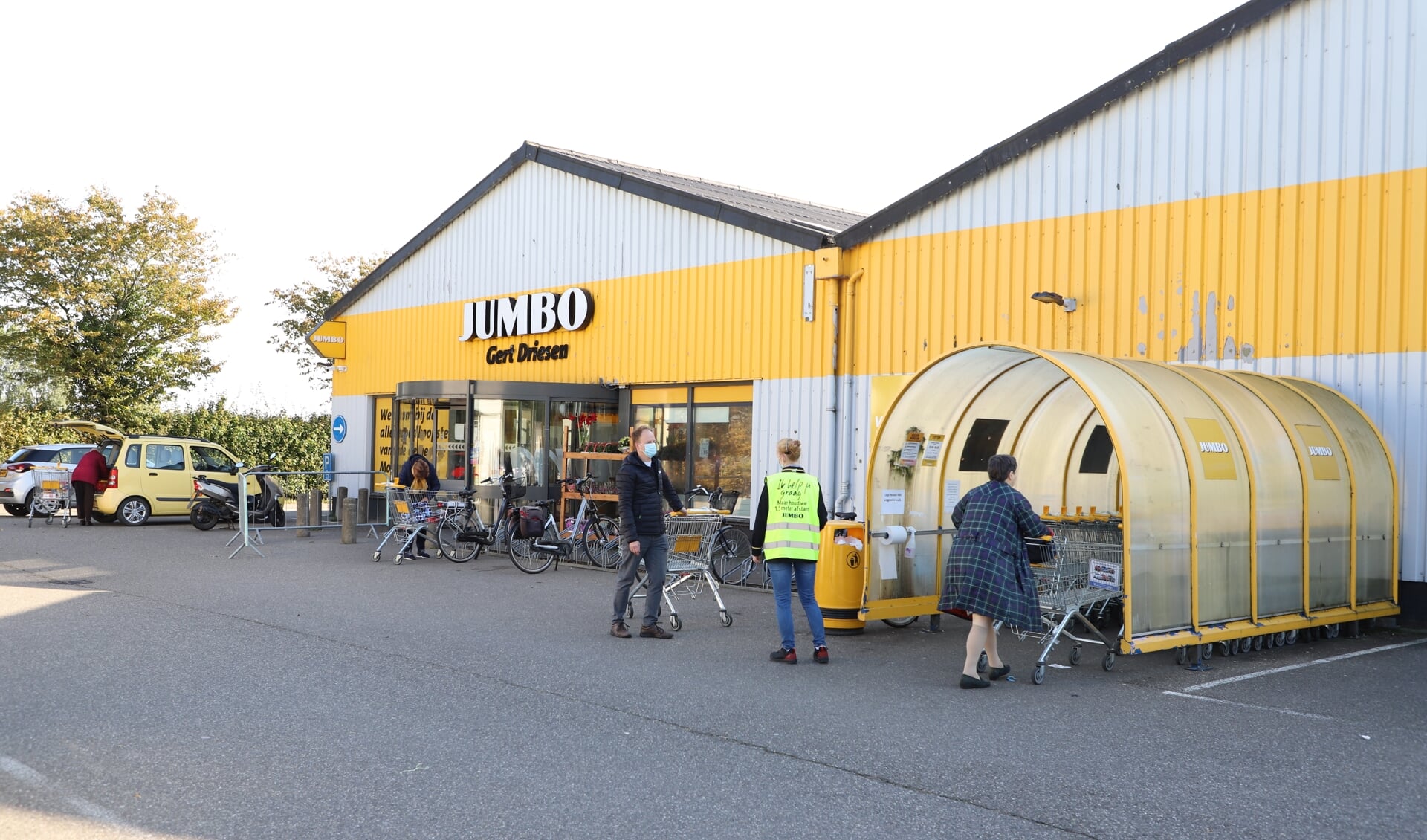 Het centrum van Fijnaart kent geen supermarkt. 