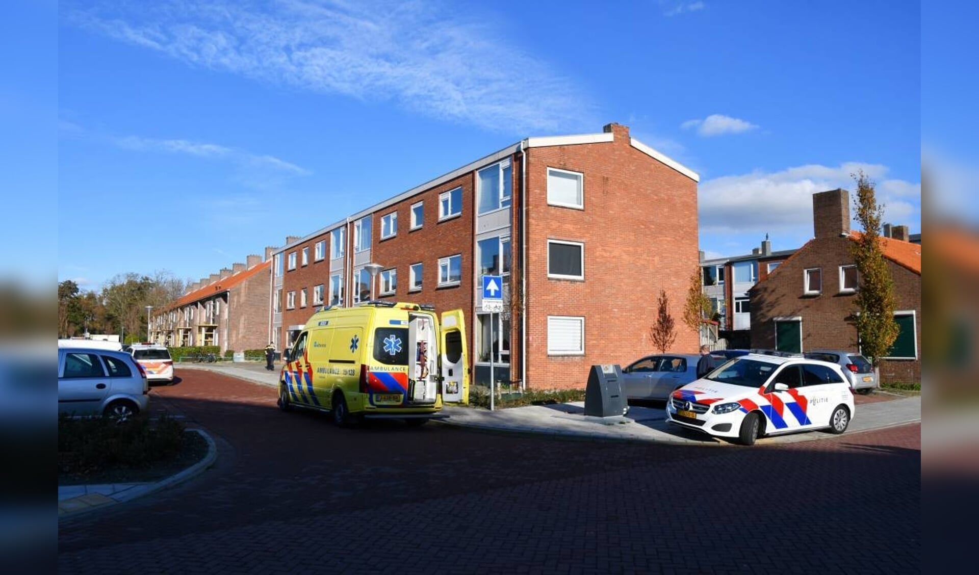 De hulpdiensten in de Jan van de Capellelaan in Vlissingen.