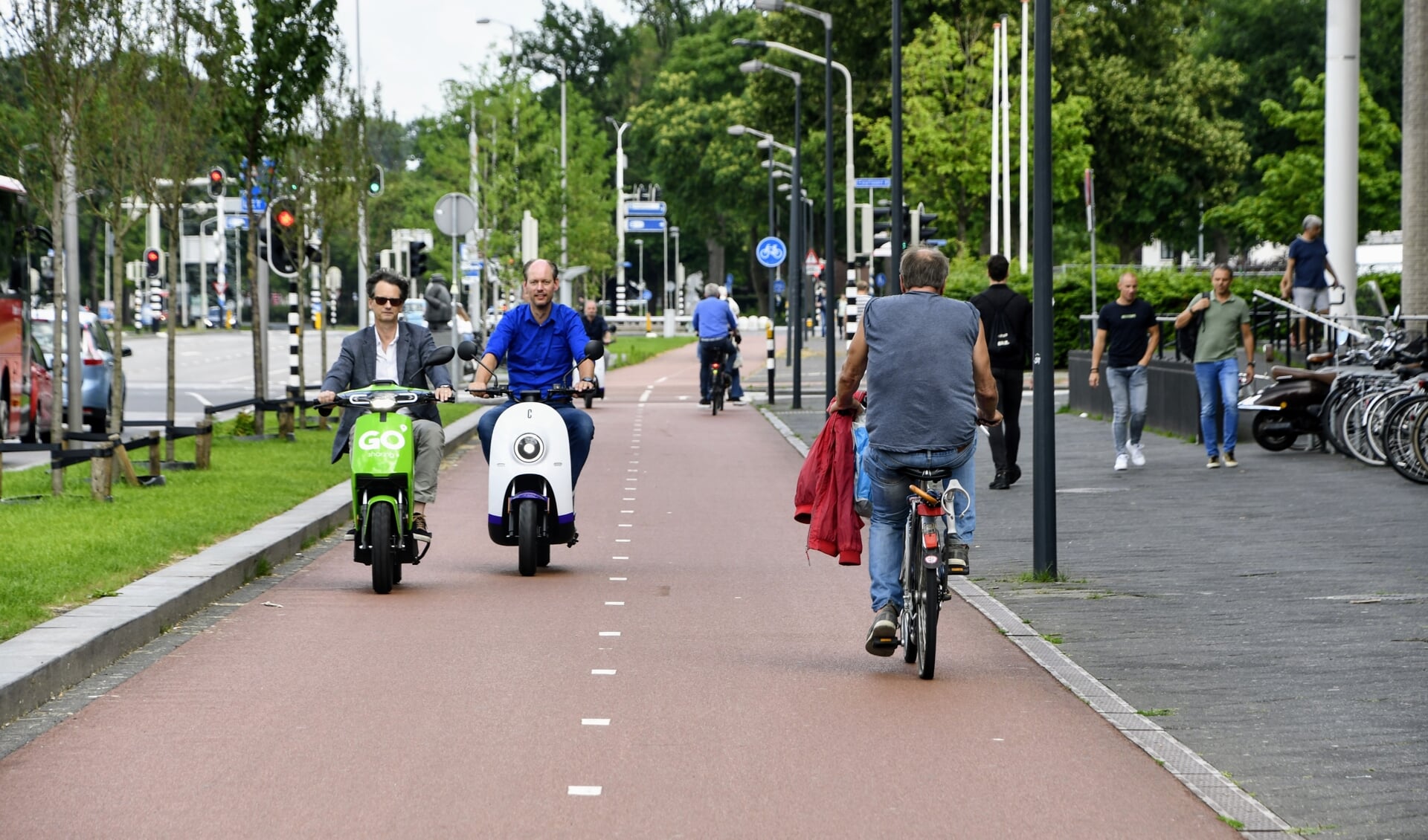 Het gebruiken van een deelscooter is een voorbeeld van duurzame mobiliteit