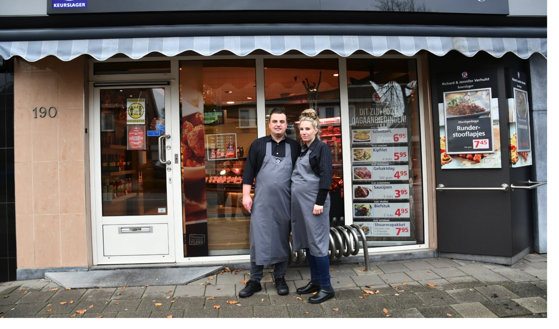 Richard en Jennifer voor hun slagerij