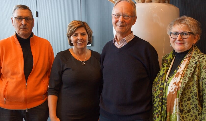 V.l.n.r. Denie de Jong, wethouder Laura Matthijssen, Martien Schumacher en wethouder Suzanne Breedveld hebben vertrouwen in de opzet en werkwijze van de Lokale Alliantie.