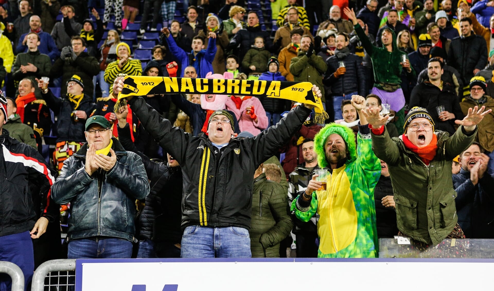 Supporters tijdens NAC - Almere City. 