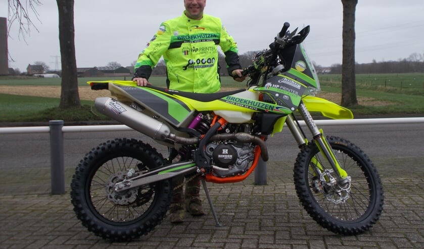 Mike van den Goorbergh met zijn KTM. FOTO MONIQUE JANSEN