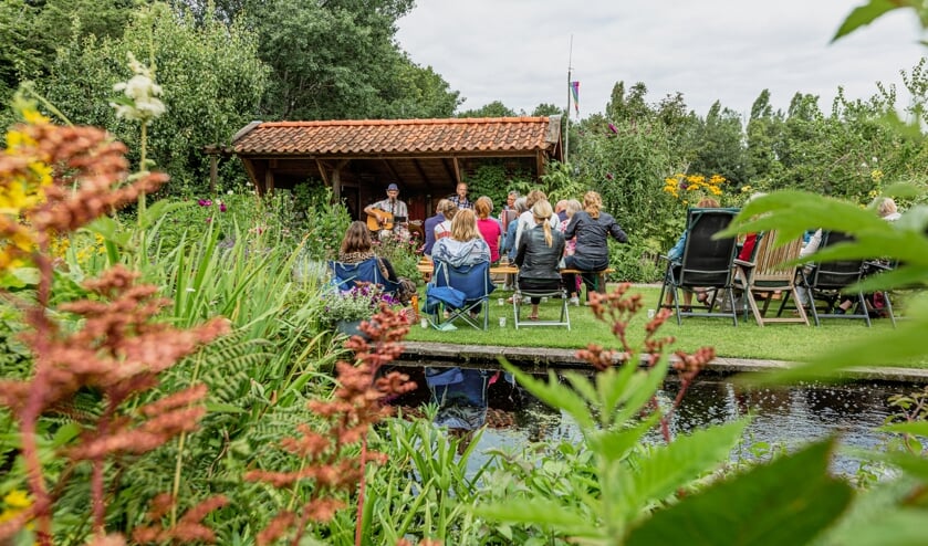 35 Bredanaars stellen tuin open voor publiek en acts tijdens Struinen