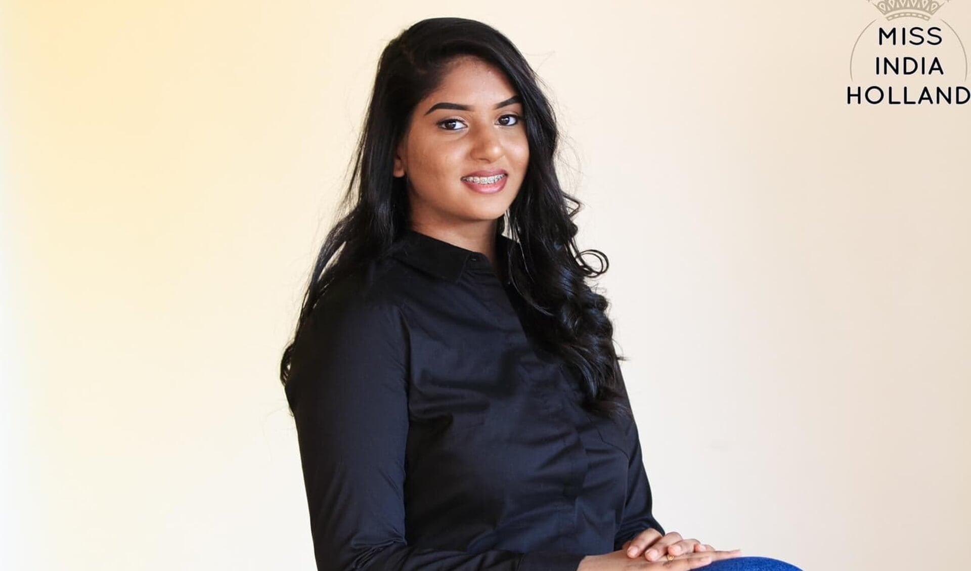 De 17-jarige Shivani Isrie uit Sint-Maartensdijk is één van de twaalf finalisten.