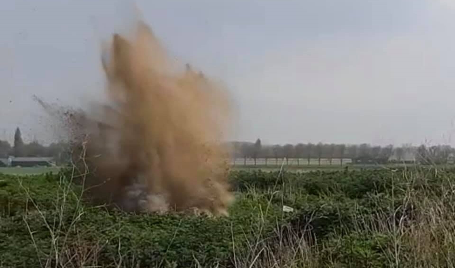 De explosief is in Zevenbergen tot ontploffing gebracht. 