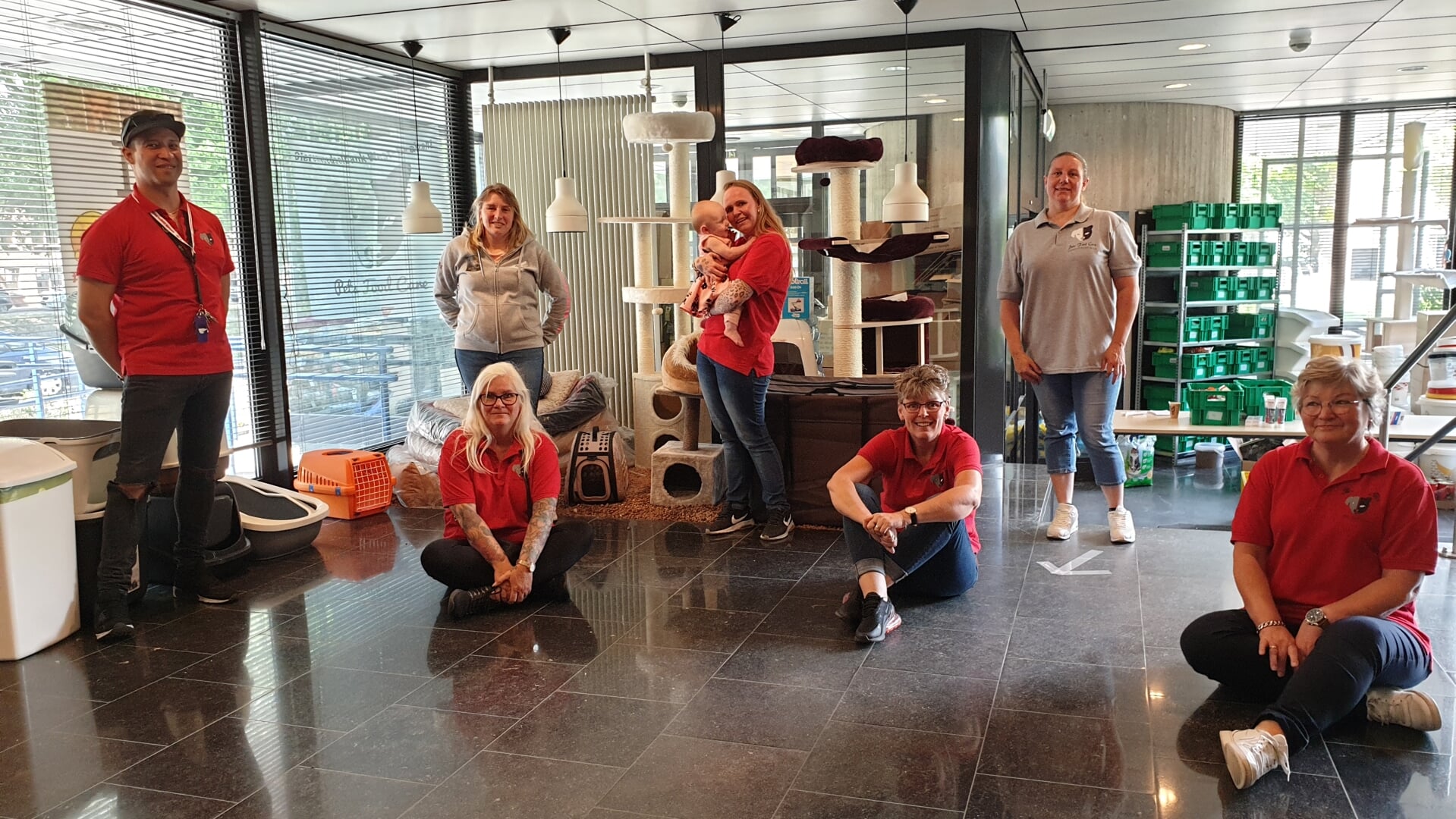 Een aantal van de vrijwilligers van de Dierenvoedselbank in Breda