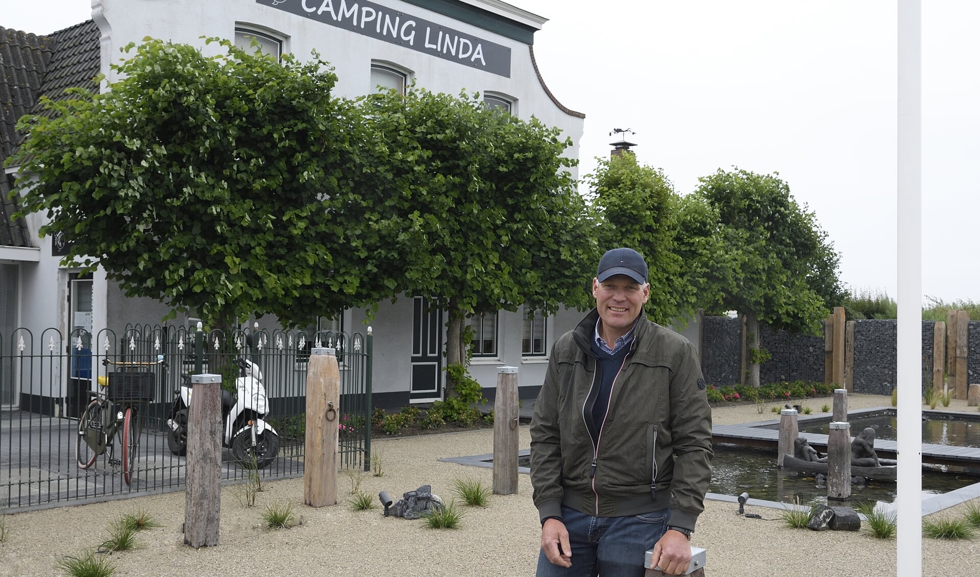 Emanuel Dekker op zijn camping 'Linda.