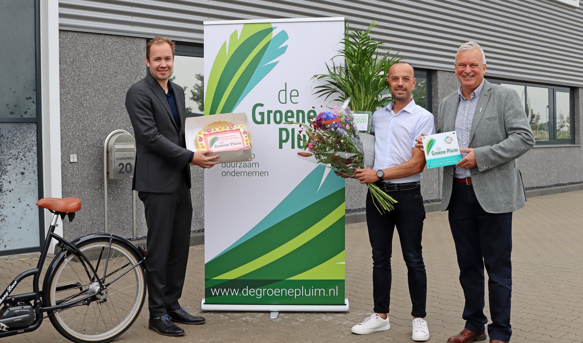 Wethouder Joost de Goffau, GBG-directeur Chris van Antwerpen en voorzitter Peter van den Eijden van de Groene Pluim (vlnr).