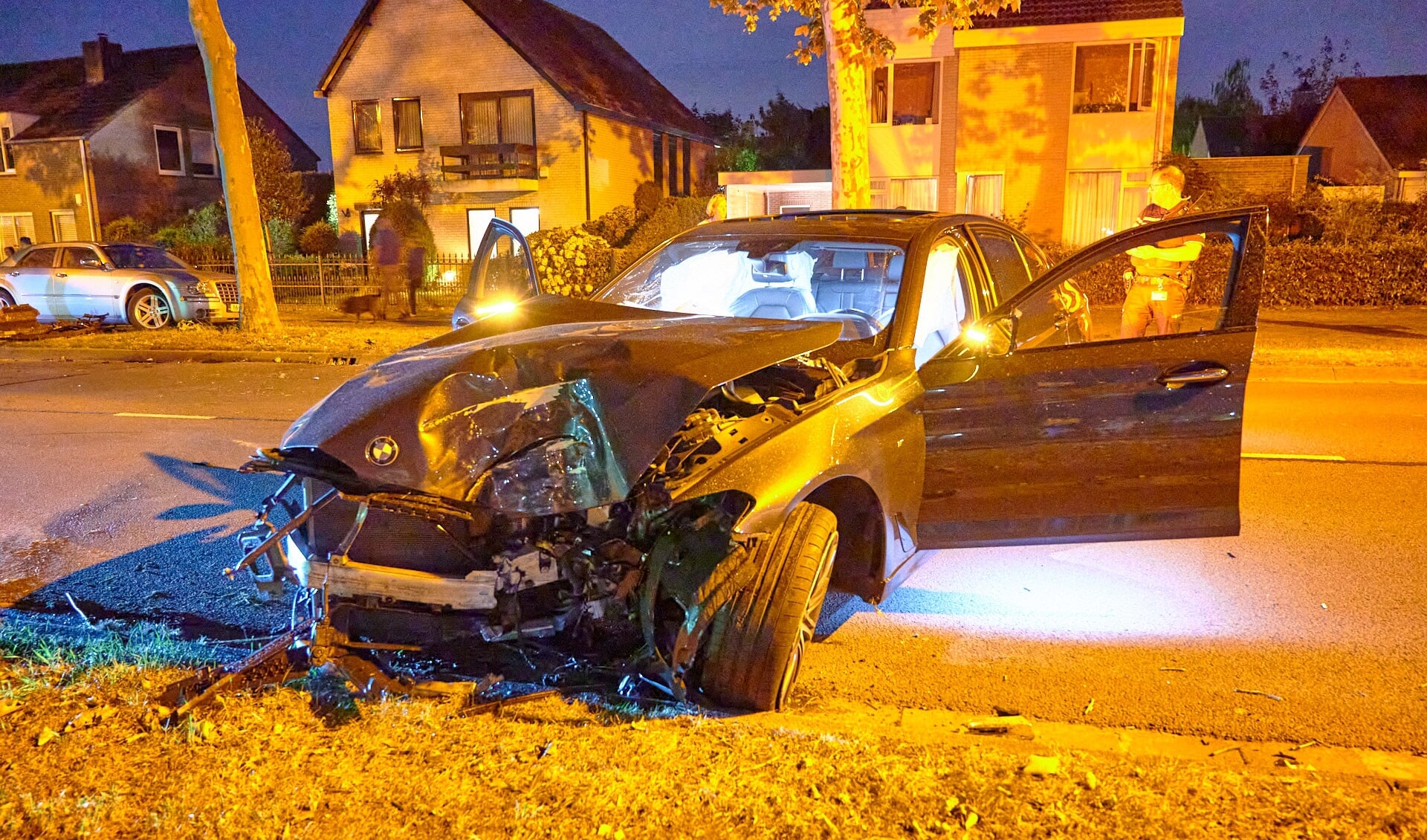 De auto raakte zwaar beschadigd bij het ongeval. 